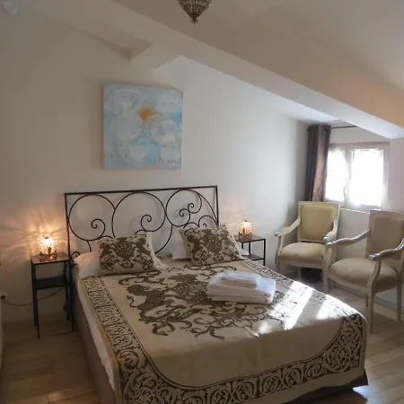 Pensjonat Autour Du Petit Paradis 3*